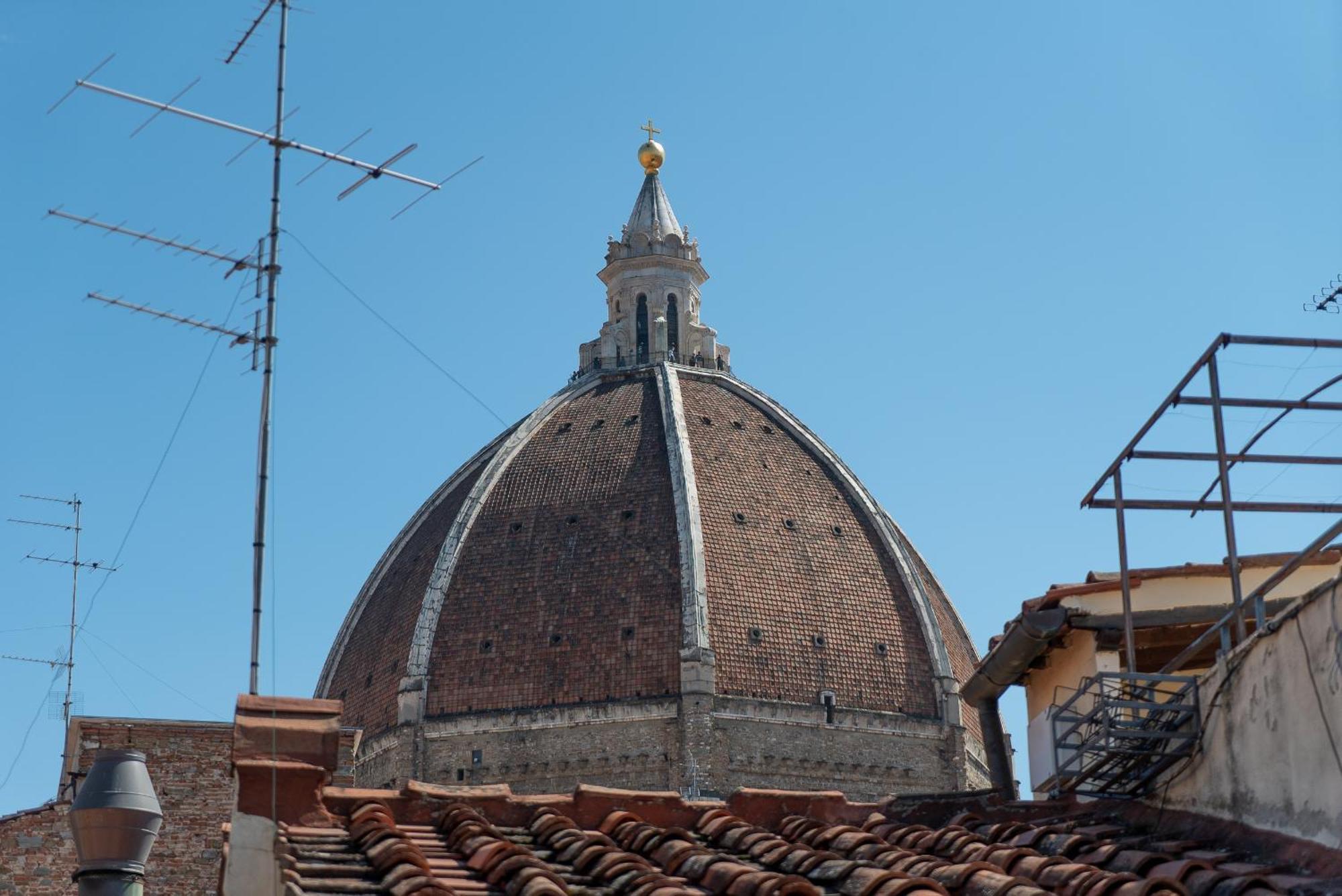 Apartment One Step Away From The Cupola *